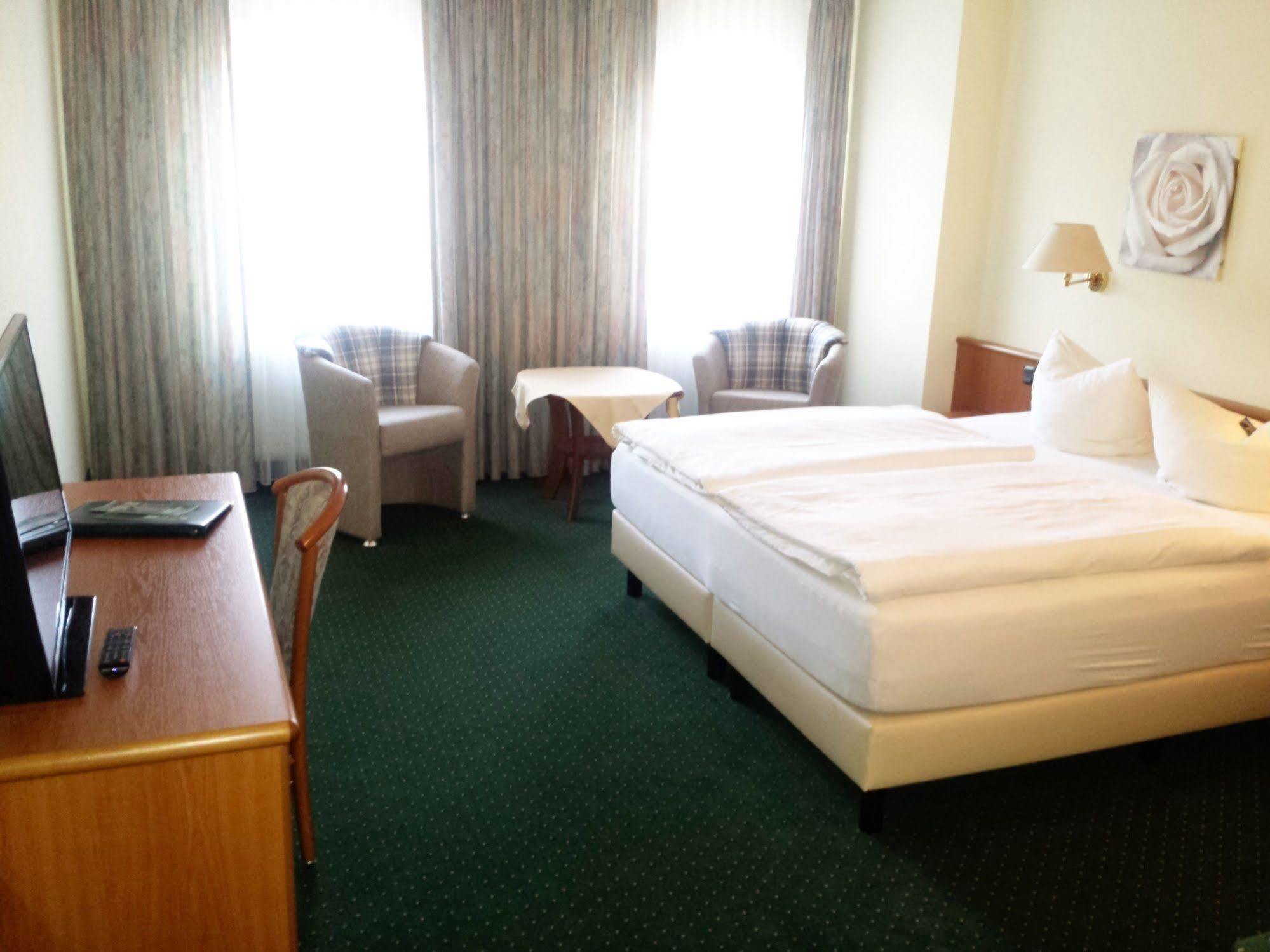 Hotel Evabrunnen Бішофсверда Екстер'єр фото